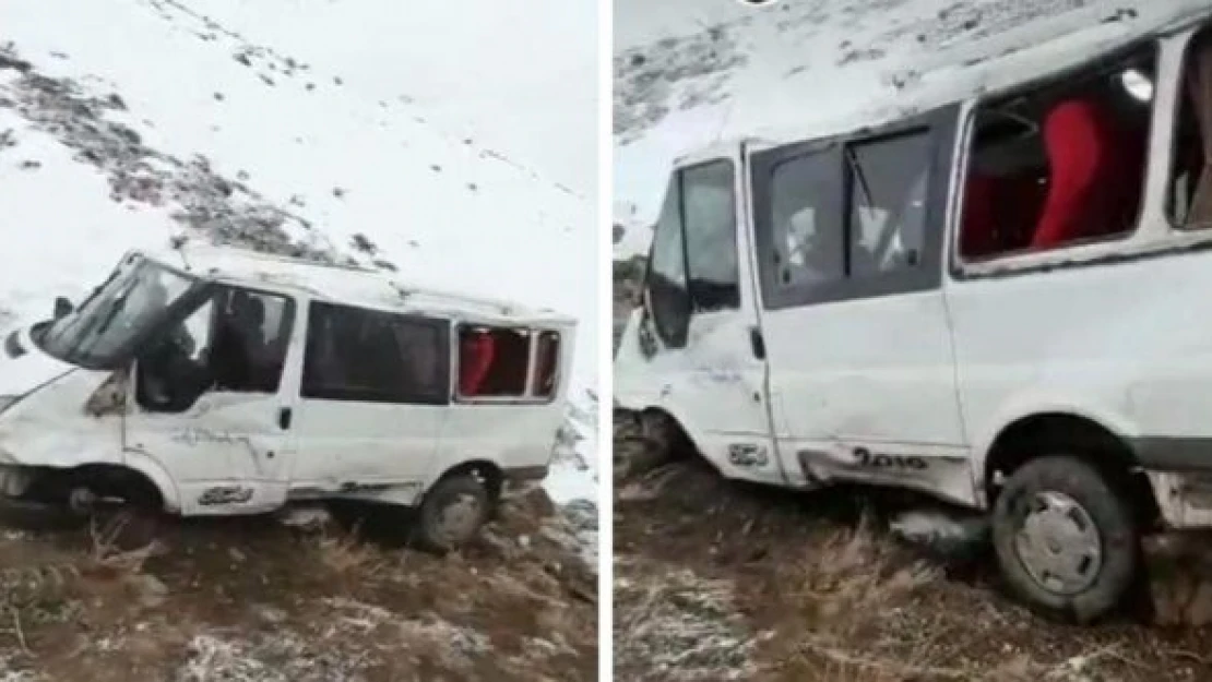 Hakkari'de feci kaza: öğretmen ve öğrenciler yaralandı