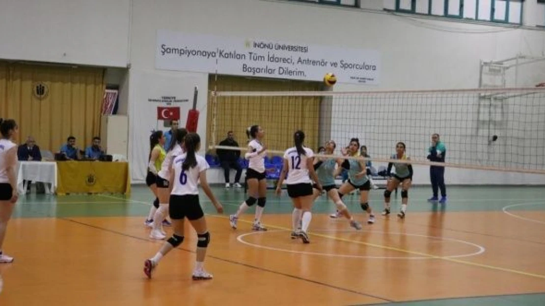 İnönü Üniversitesi ÜNİLİG Voleybol Bölgesel Ligi'nde üniversiteleri konuk etti