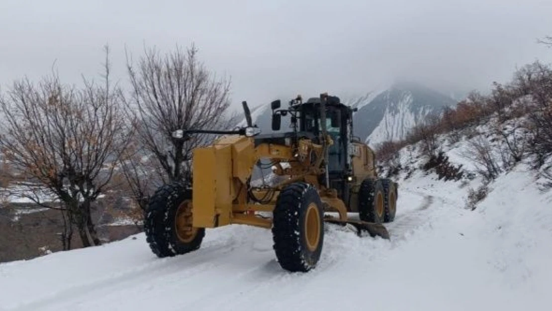 Elazığ'da ve Tunceli'de köy yolları ulaşıma kapandı