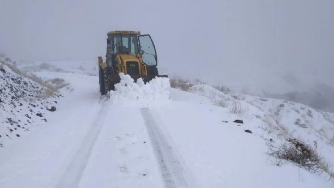 Elazığ'da köy yolları açıldı