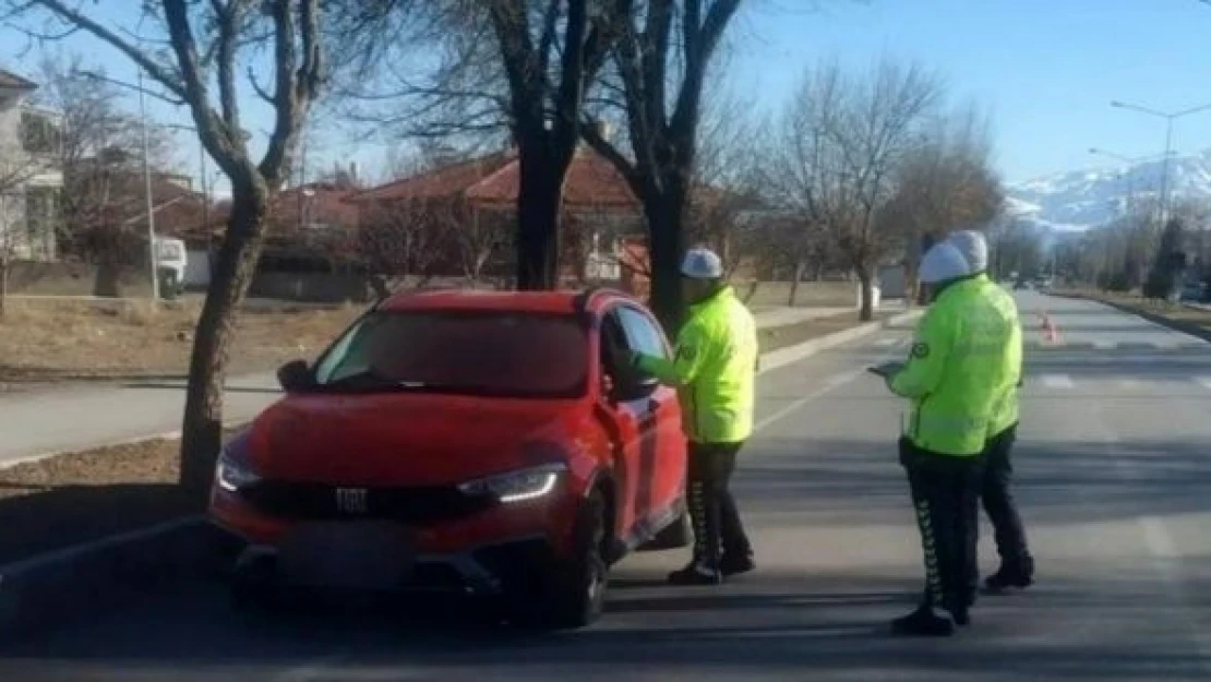 Erzincan polisinden dron destekli trafik denetimi