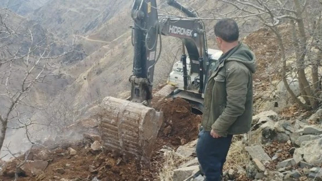 Hakkari'de engelli kardeşler için 2,5 kilometrelik yol yapılıyor