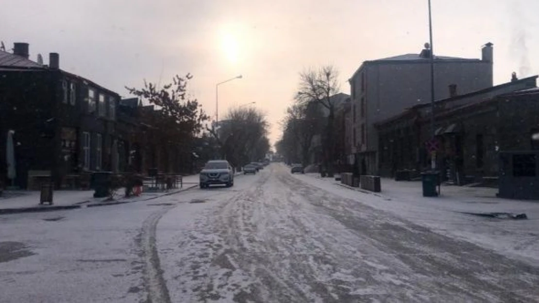 Meteoroloji Kars'a buzlanma ve don uyarısı yaptı