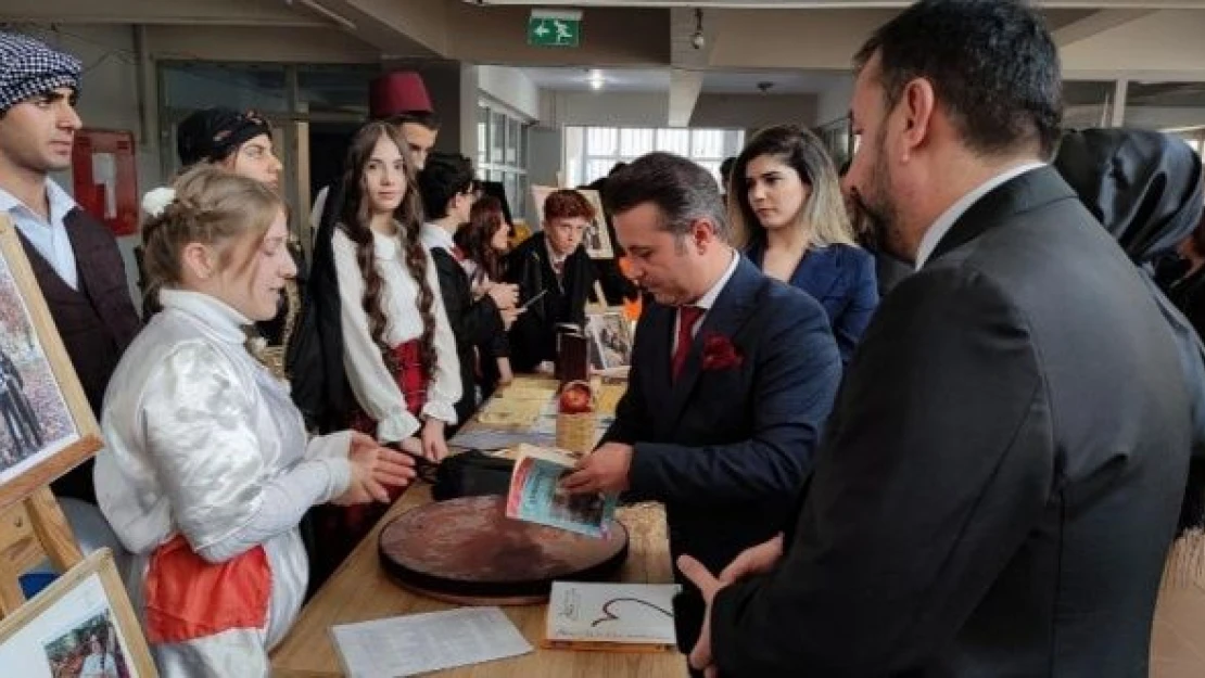 Silopi'de roman karakterleri hayat buldu