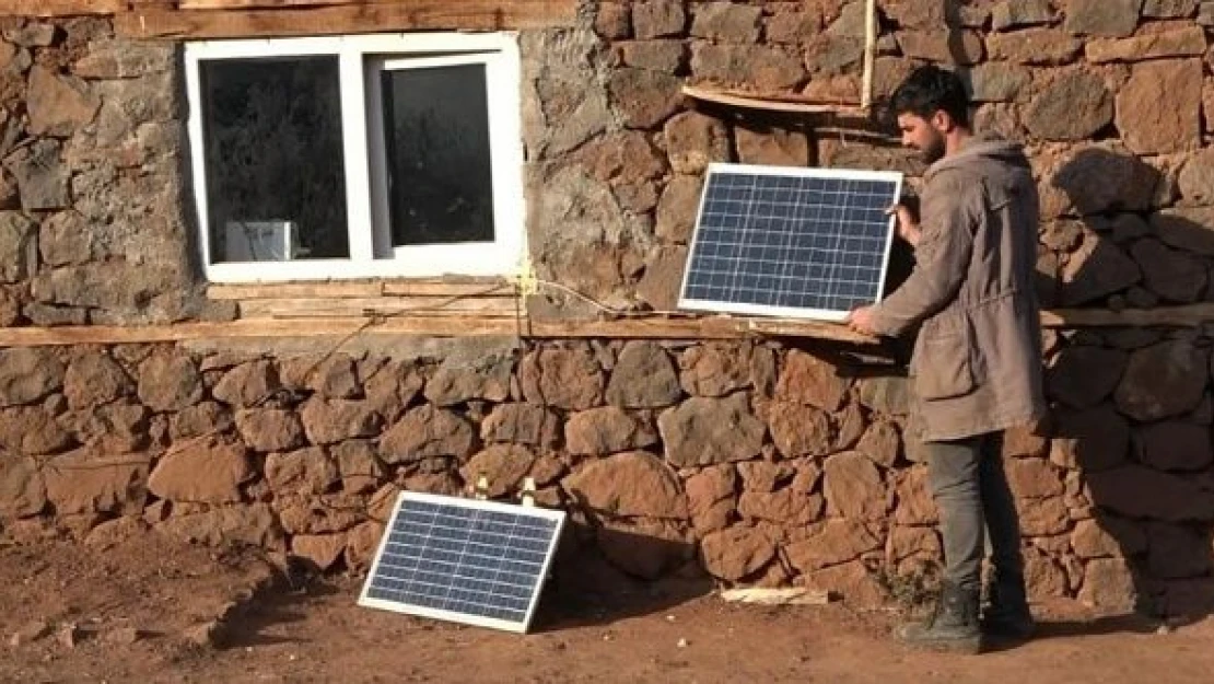 Yaylada elektrik güneş enerjisiyle alınıyor