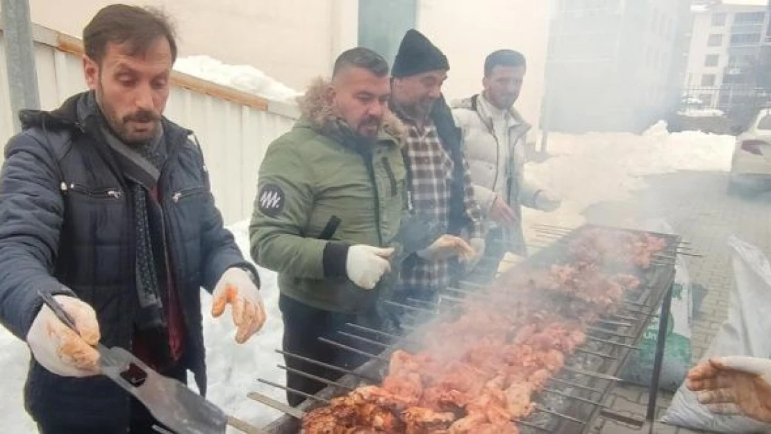 Bingöl'de gönüllülerden afetzedelere moral etkinliği