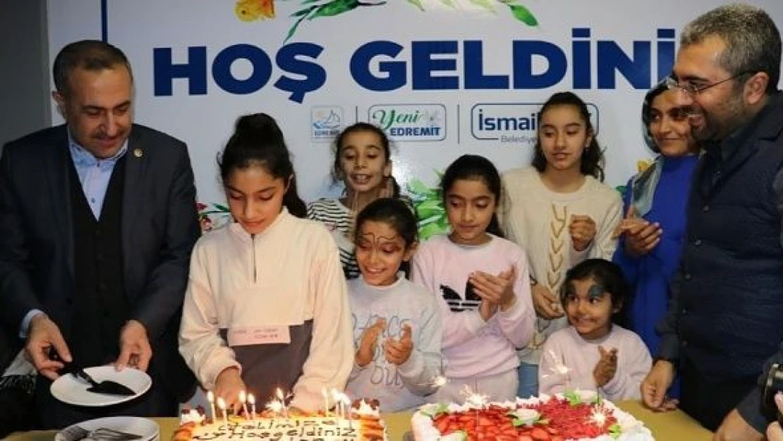 Depremzede Asmin'e 13'üncü yaş kutlaması