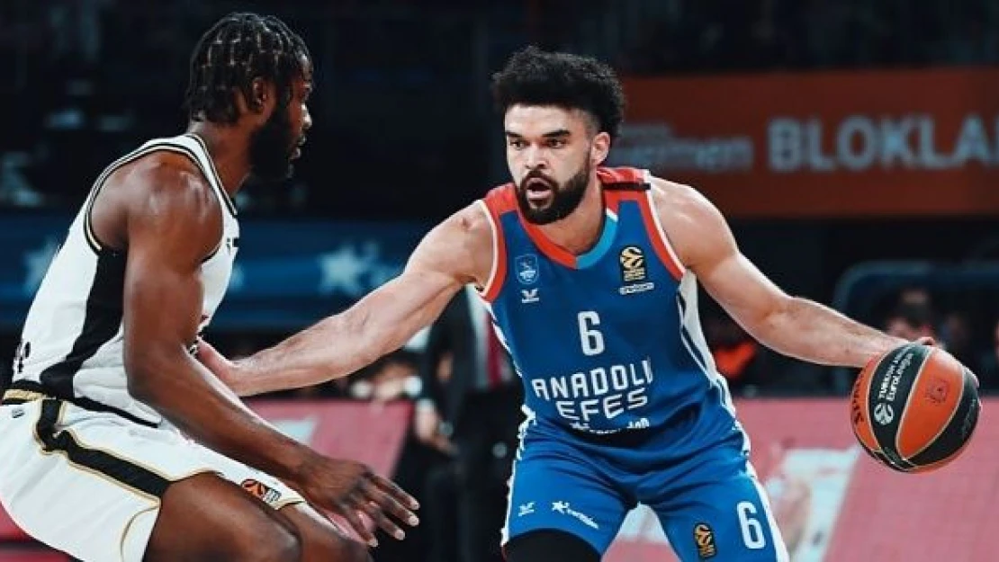 Anadolu Efes Bologna engelini farklı geçti