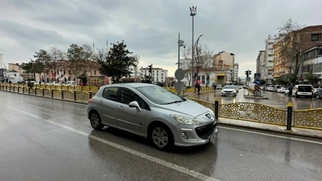 Elazığ'da sağanak etkisini gösterdi