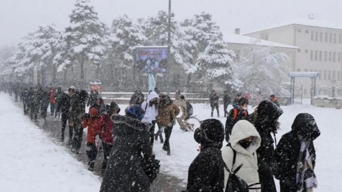 Erzincan ve Bayburt'ta eğitime 1 gün ara