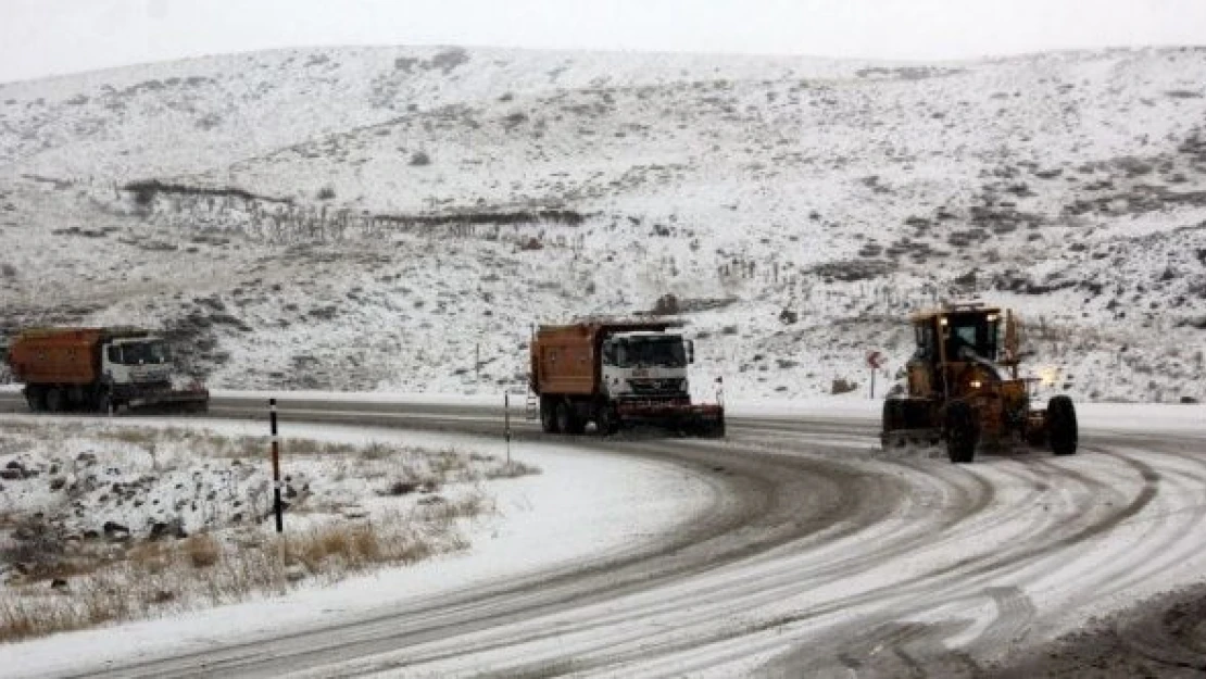 Erzincan beyaza büründü