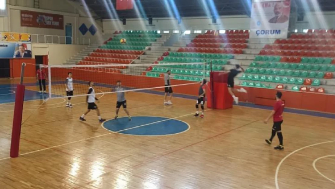 Siirt Belediye Erkek Voleybol'un gözü play off'da