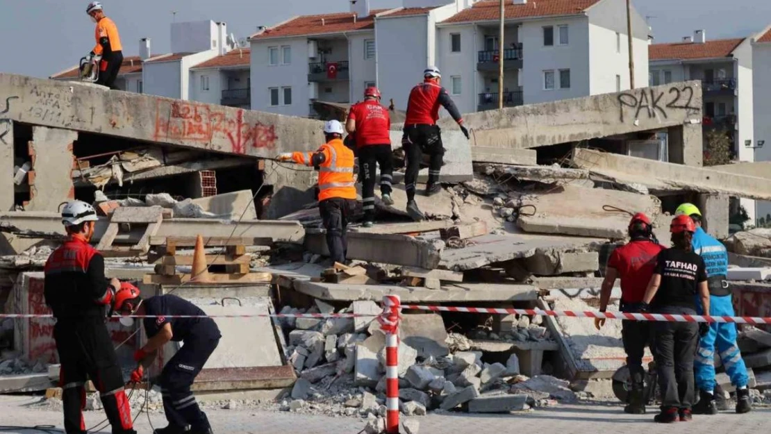 3'üncü yılında İzmir Depremi, tatbikatla anıldı