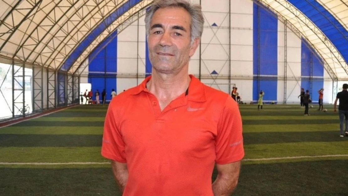 35 yıllık PTT çalışanı futbol sahalarına geri döndü