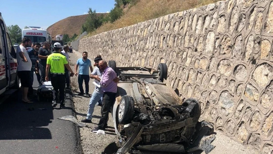 4 kişinin yaralandığı trafik kazasında adeta can pazarı yaşandı