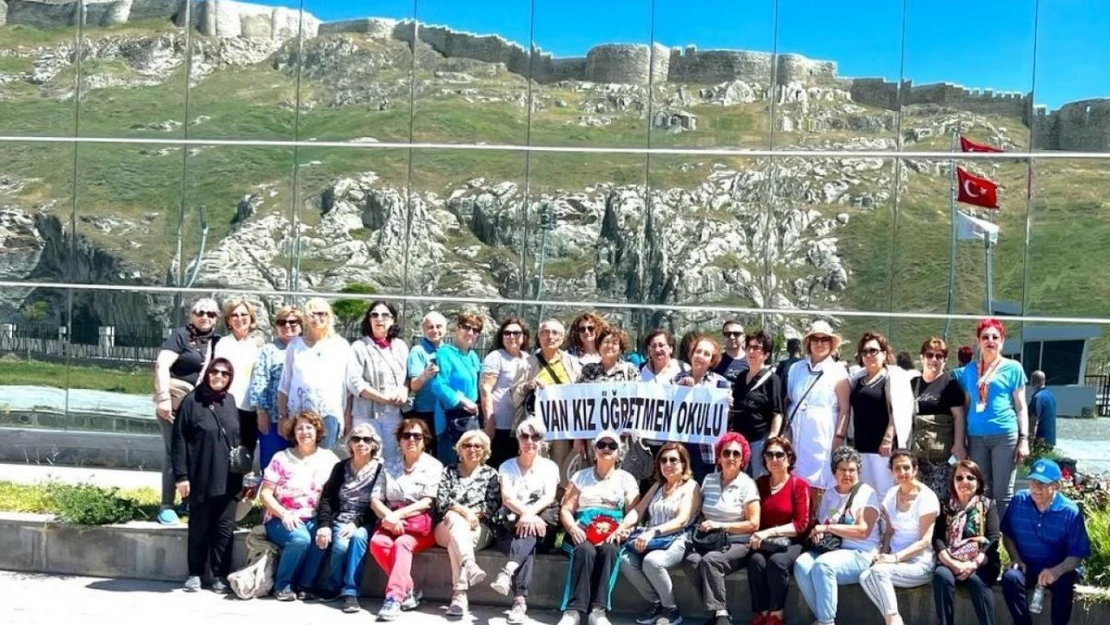 45 yıl aradan sonra tekrar Van'da buluştular