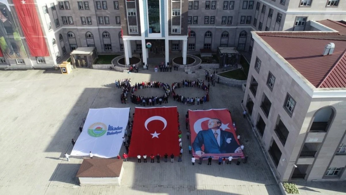 550 belediye çalışanından 100. yıla özel koreografi