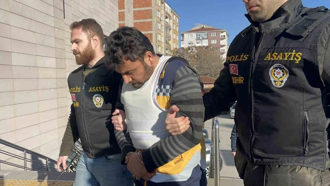 72 yaşındaki kadını darp ederek öldüren hasta nakil ambulansı personeli, adliyeye sevk edildi