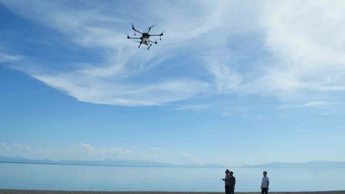 Adilcevaz'da drone ile sivrisinek ve haşerelerle mücadele