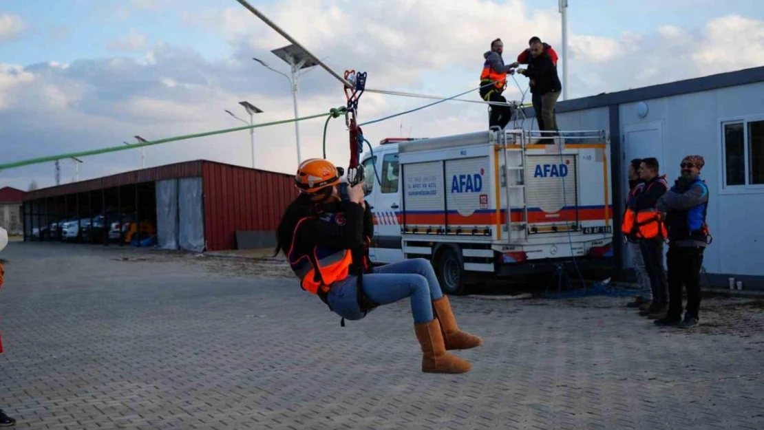 AFAD gönüllülerine arama kurtarma eğitimi verdi