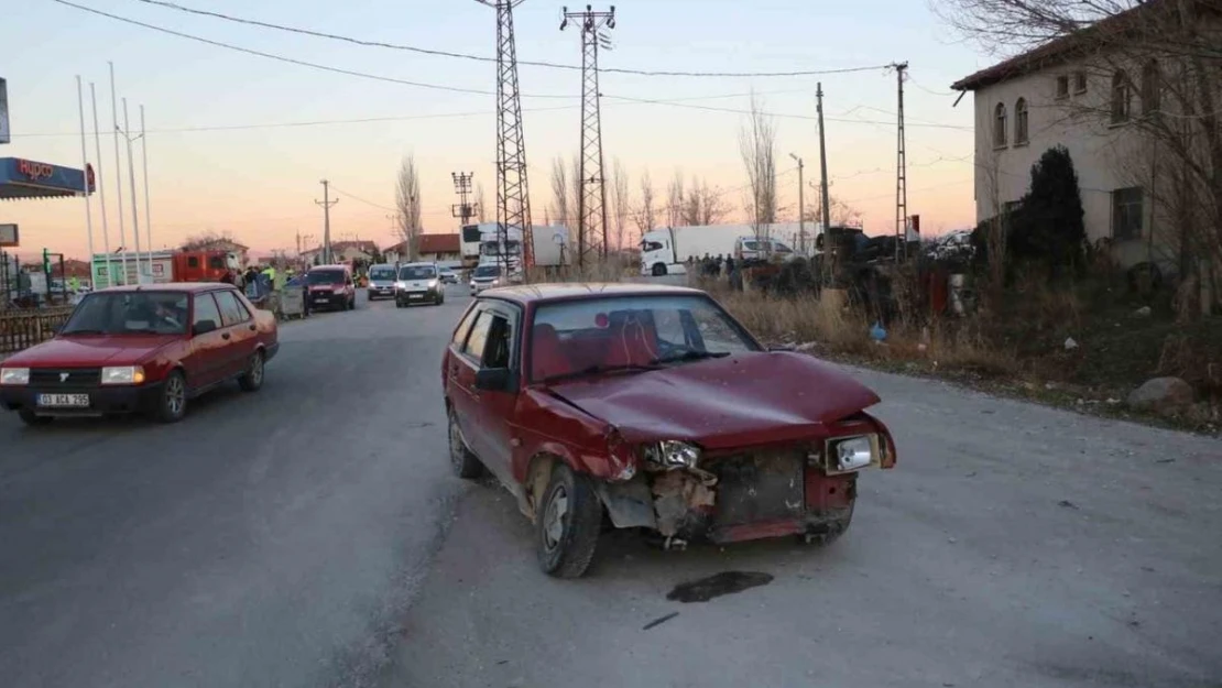 Afyonkarahisar'da zincirleme trafik kazası: 10 yaralı