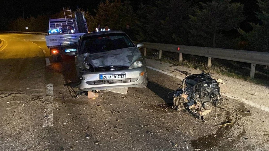 Ağaca çarpan otomobilin motoru yerinden fırladı: 1'i ağır 5 yaralı