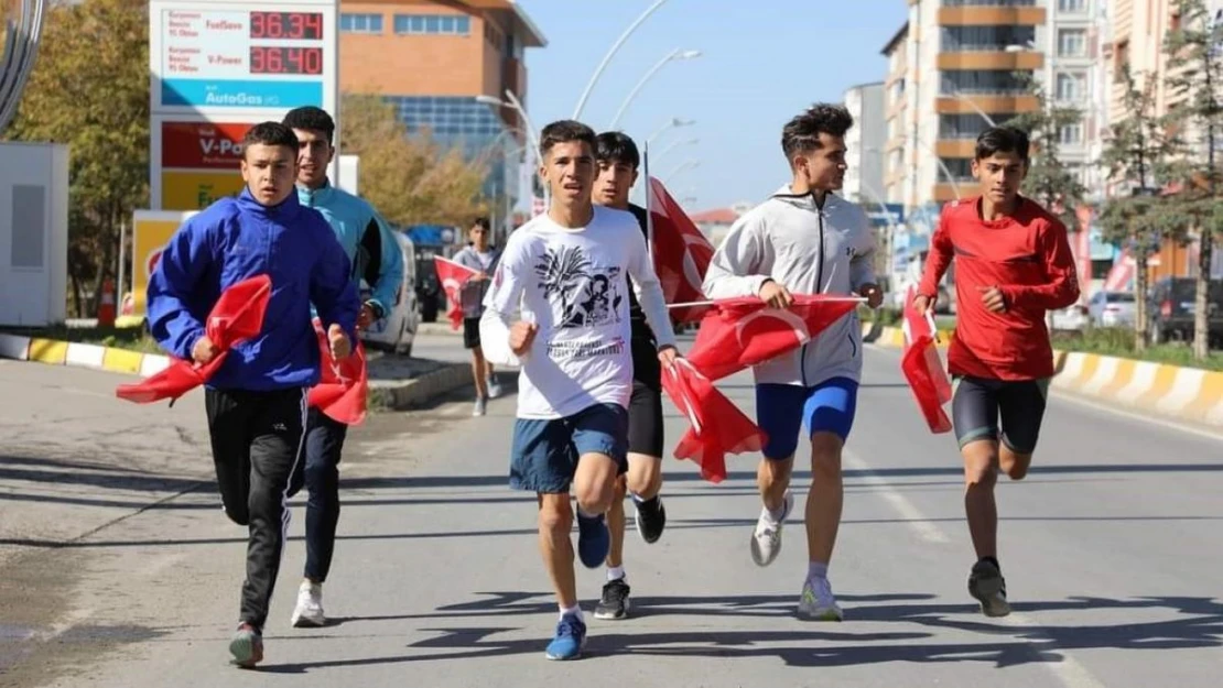 Ağrı'da '100. Yıl Atletizm ve Tekerlekli Kayaklı Koşu Yarışmaları'