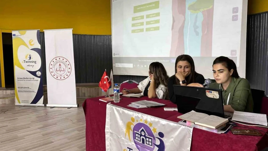 Ağrı'da 'eTwinning Bilgilendirme Semineri' düzenlendi