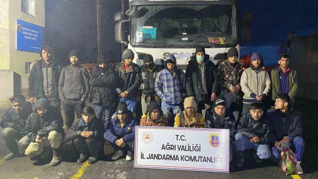 Ağrı'da 19 kaçak göçmen yakalandı