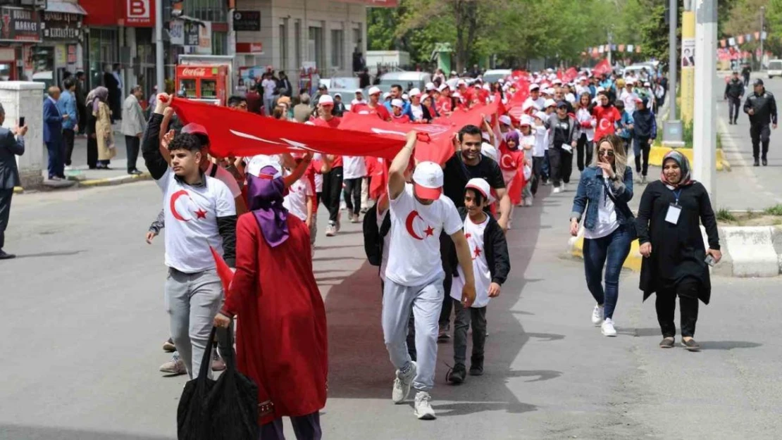 Ağrı'da 19 Mayıs coşkuyla kutlandı