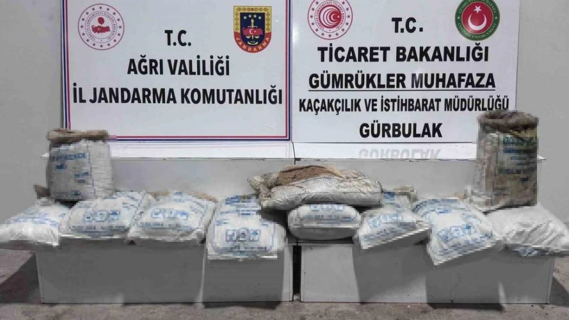 Ağrı'da çuvallar içerisinde 240 kilo uyuşturucu yakalandı