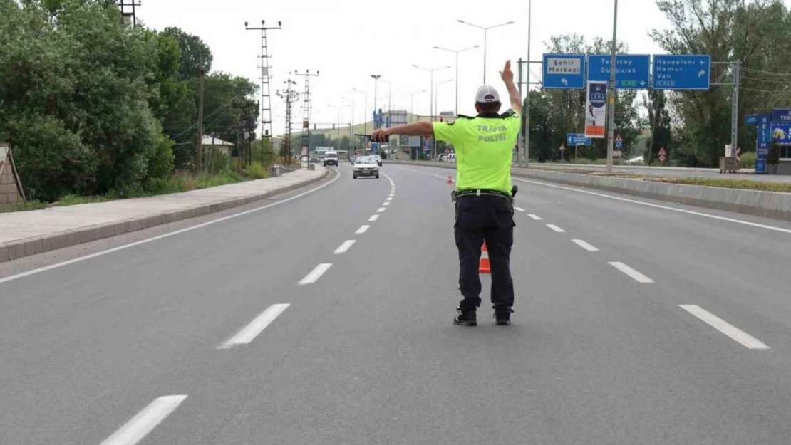 Ağrı'da hava destekli trafik denetimi