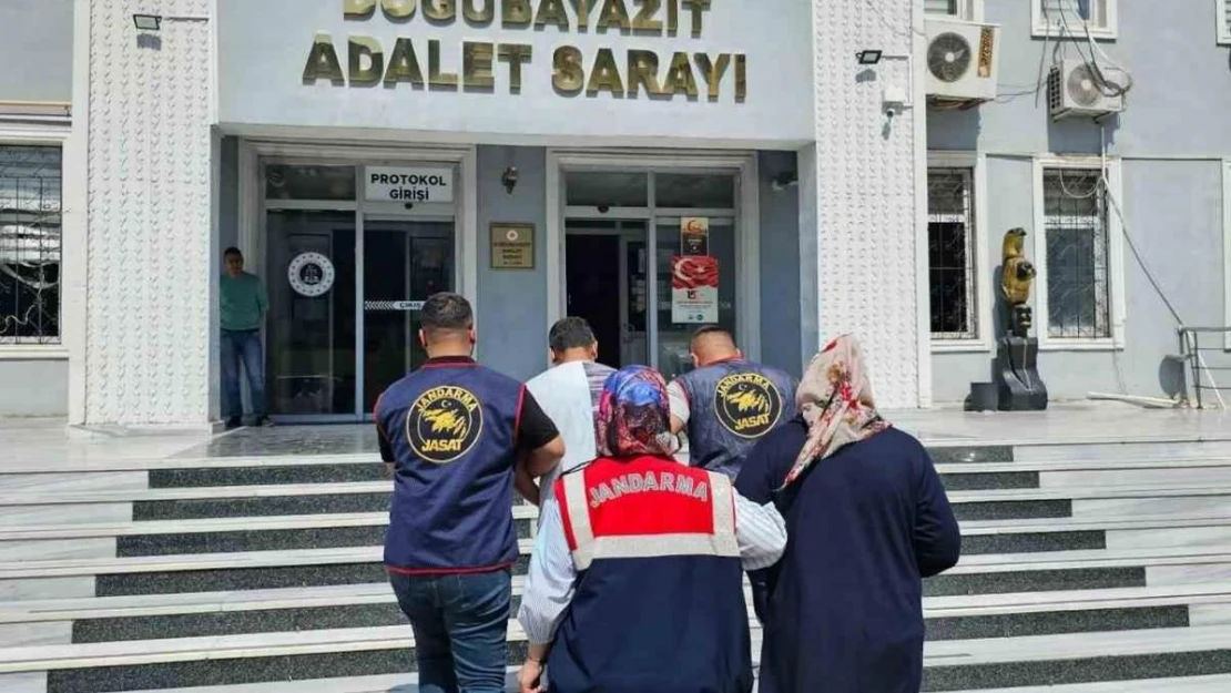 Ağrı'da iki firari yakalandı