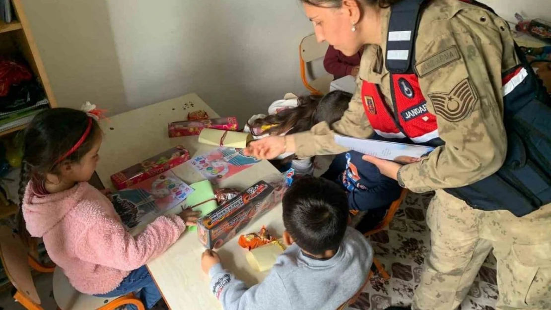 Ağrı'da jandarmadan öğrencilere 'mahremiyet' eğitimi