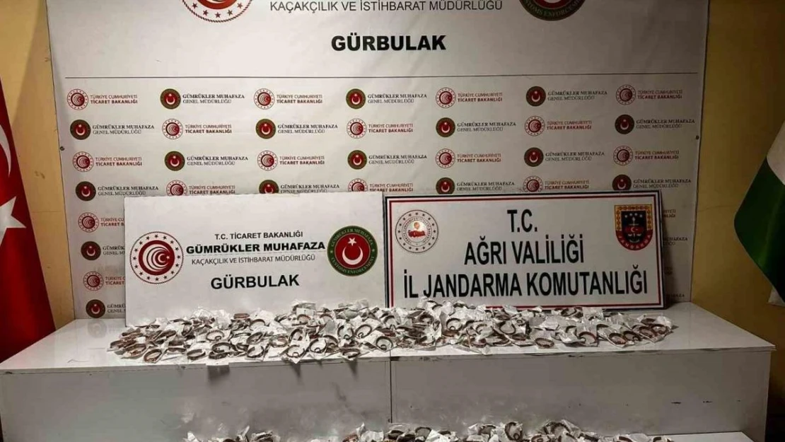 Ağrı'da kaçak takı malzemeleri ele geçirildi