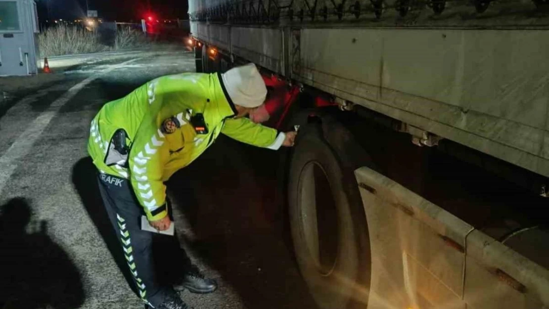 Ağrı'da kış lastiği denetimi yapıldı