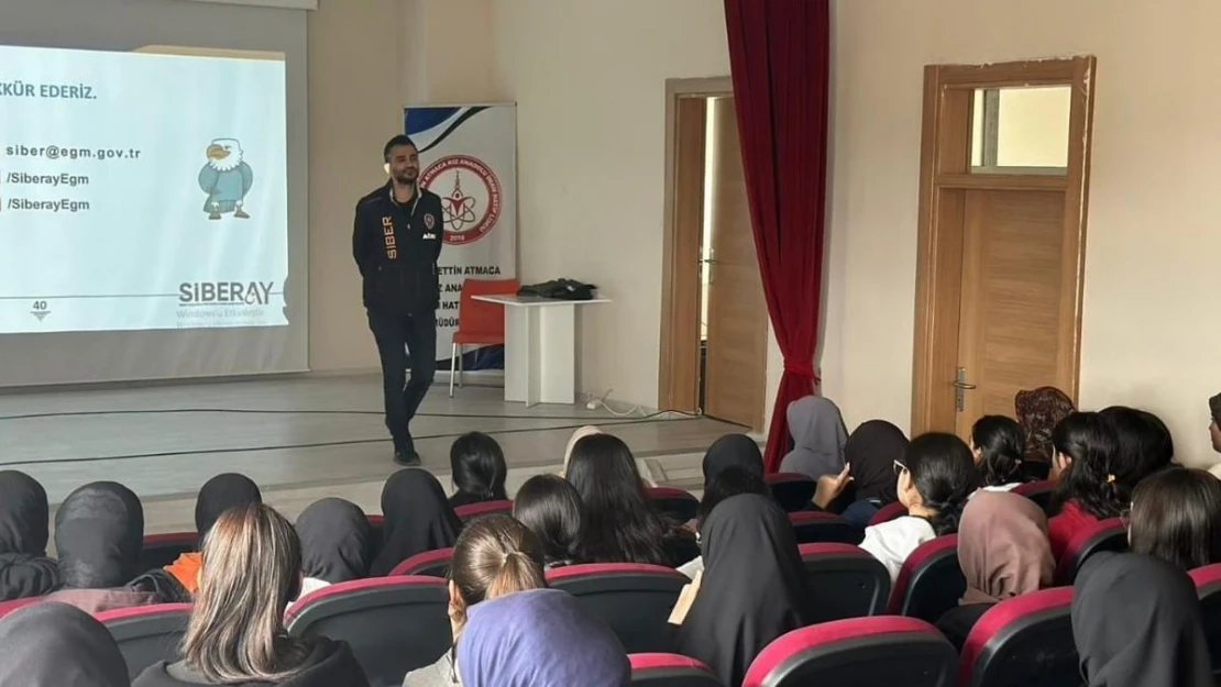 Ağrı'da öğrenci ve velilere siber güvenlik seminerleri düzenlendi