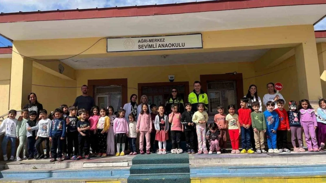 Ağrı'da öğrencilere trafik eğitimi verildi