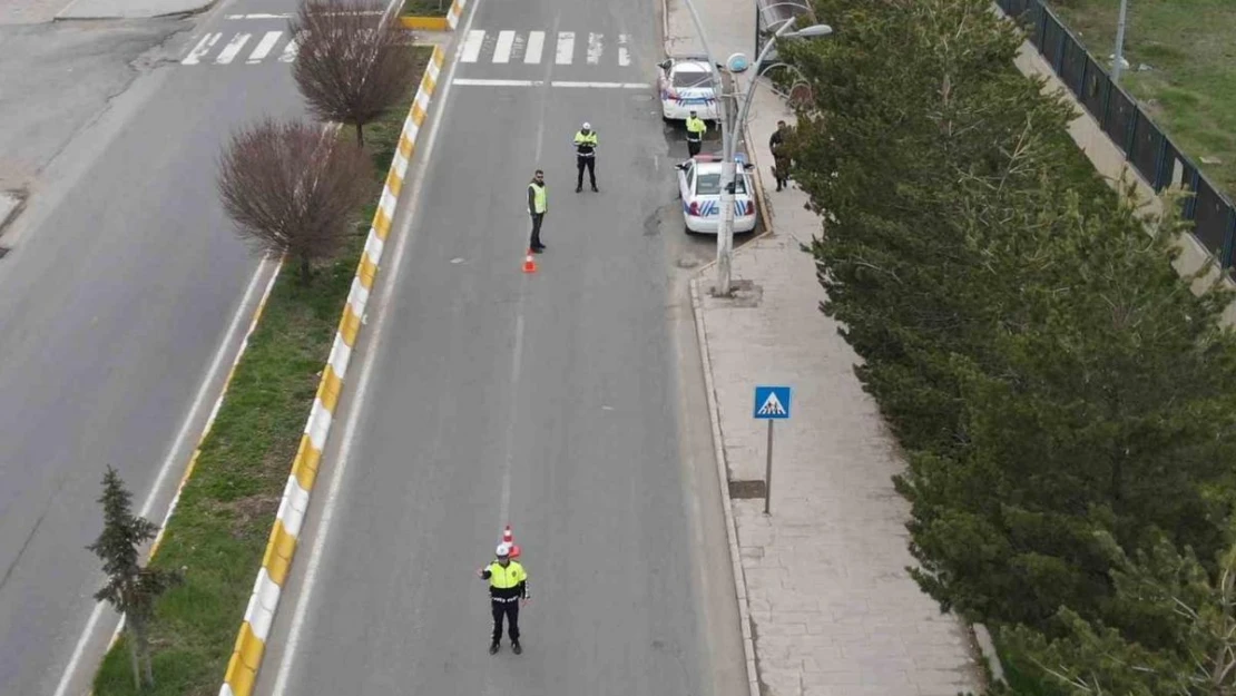 Ağrı'da Ramazan Bayramı trafik denetimleri dron ile desteklendi