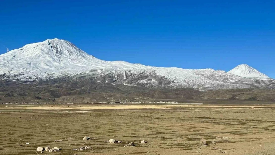 Ağrı Dağı ihtişamıyla göz kamaştırıyor