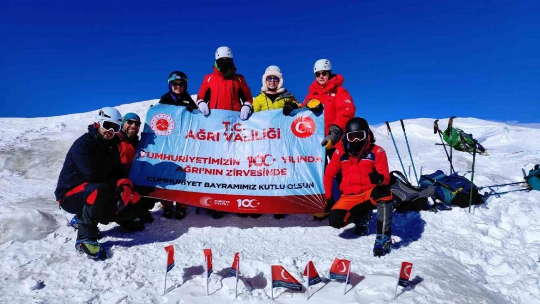 Ağrı Dağı'nda Cumhuriyet coşkusu