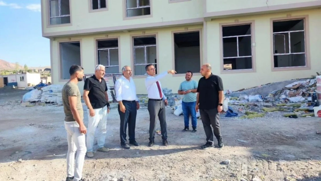 Ağrı Gençlik ve Spor İl Müdürü Din, Doğubayazıt'taki yatırımları inceledi