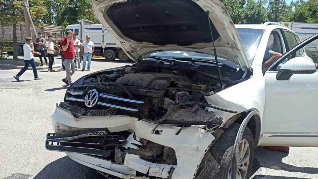 Ahlat Belediye Başkanı Çoban trafik kazası geçirdi