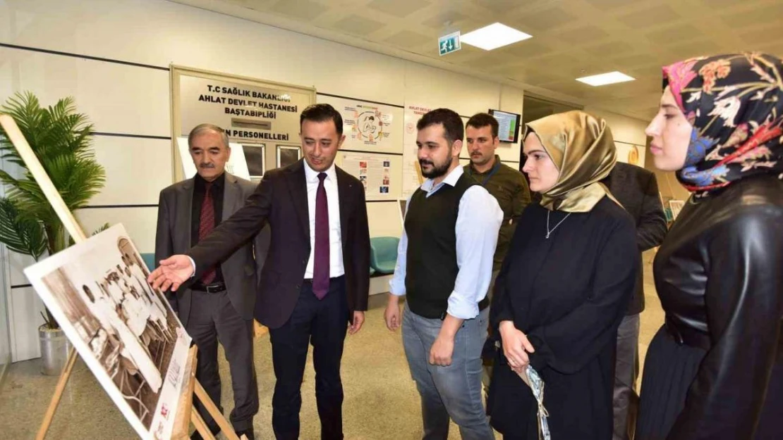 Ahlat'ta '100 Yıldır Aynı Aşk ve Heyecanla' fotoğraf sergisi