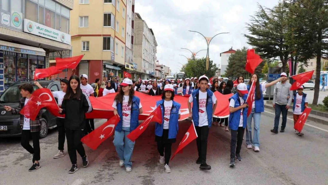 Ahlat'ta 19 Mayıs coşkusu