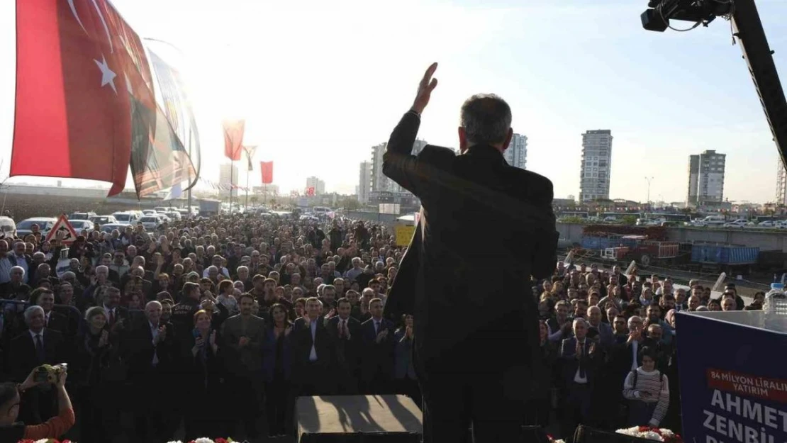 Ahmet Zenbilci Bulvarı açıldı, Adanalılar Murat Kekilli konseriyle coştu