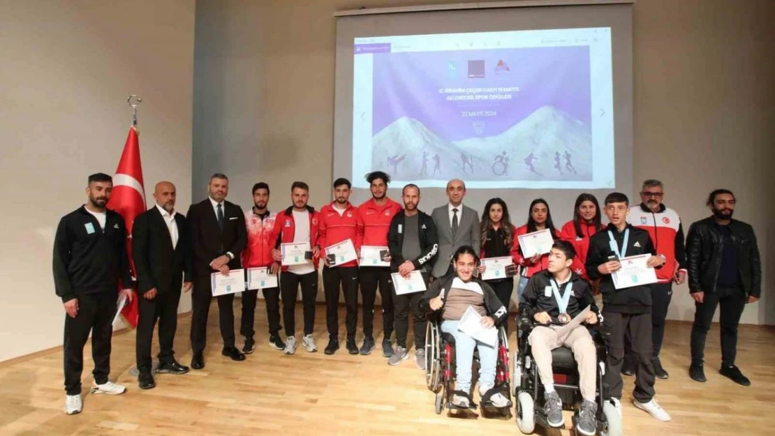 AİÇÜ'de IC Vakfı 19 Mayıs Geleneksel Spor Ödülleri töreni düzenlendi