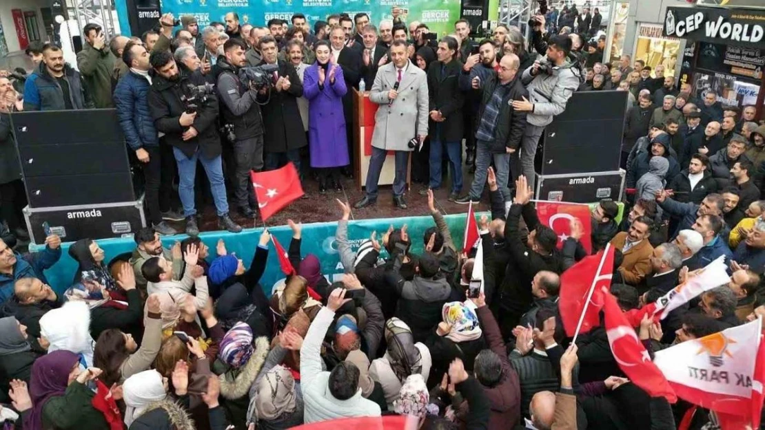 AK Parti Ağrı Belediye Başkan Adayı Aydın Ağrı'da coşkuyla karşılandı