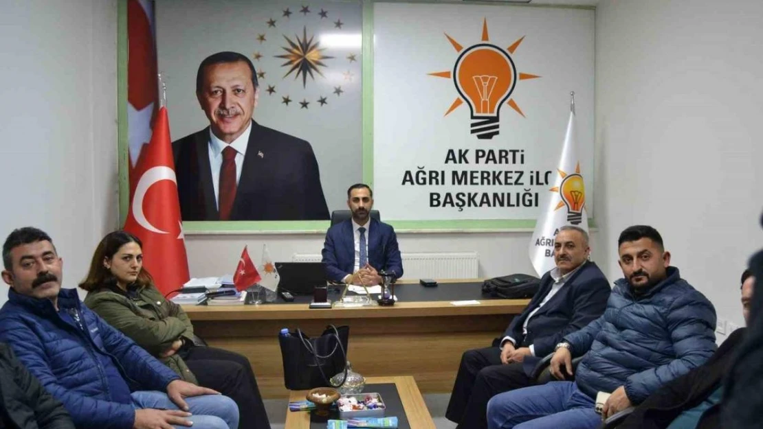 AK Parti, Ağrı'da 'Çaya Bekleriz' diyerek vatandaşlarla buluşuyor