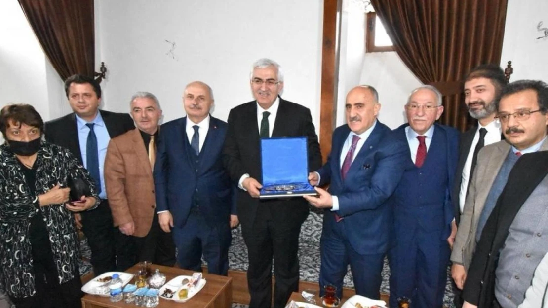 AK Parti Erzurum Milletvekili Öz, Kent Konseyi'ni ziyaret etti